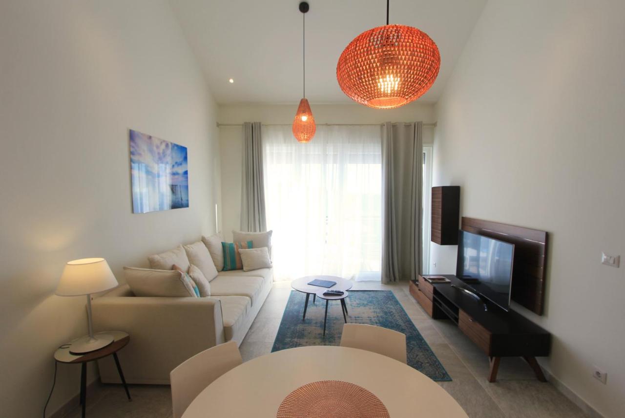 Lustica Bay Magnolia Apartment Тиват Екстериор снимка