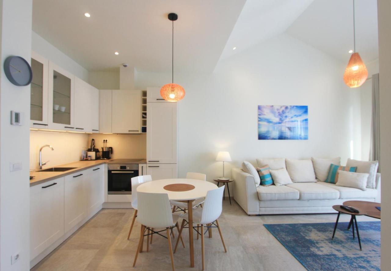 Lustica Bay Magnolia Apartment Тиват Екстериор снимка